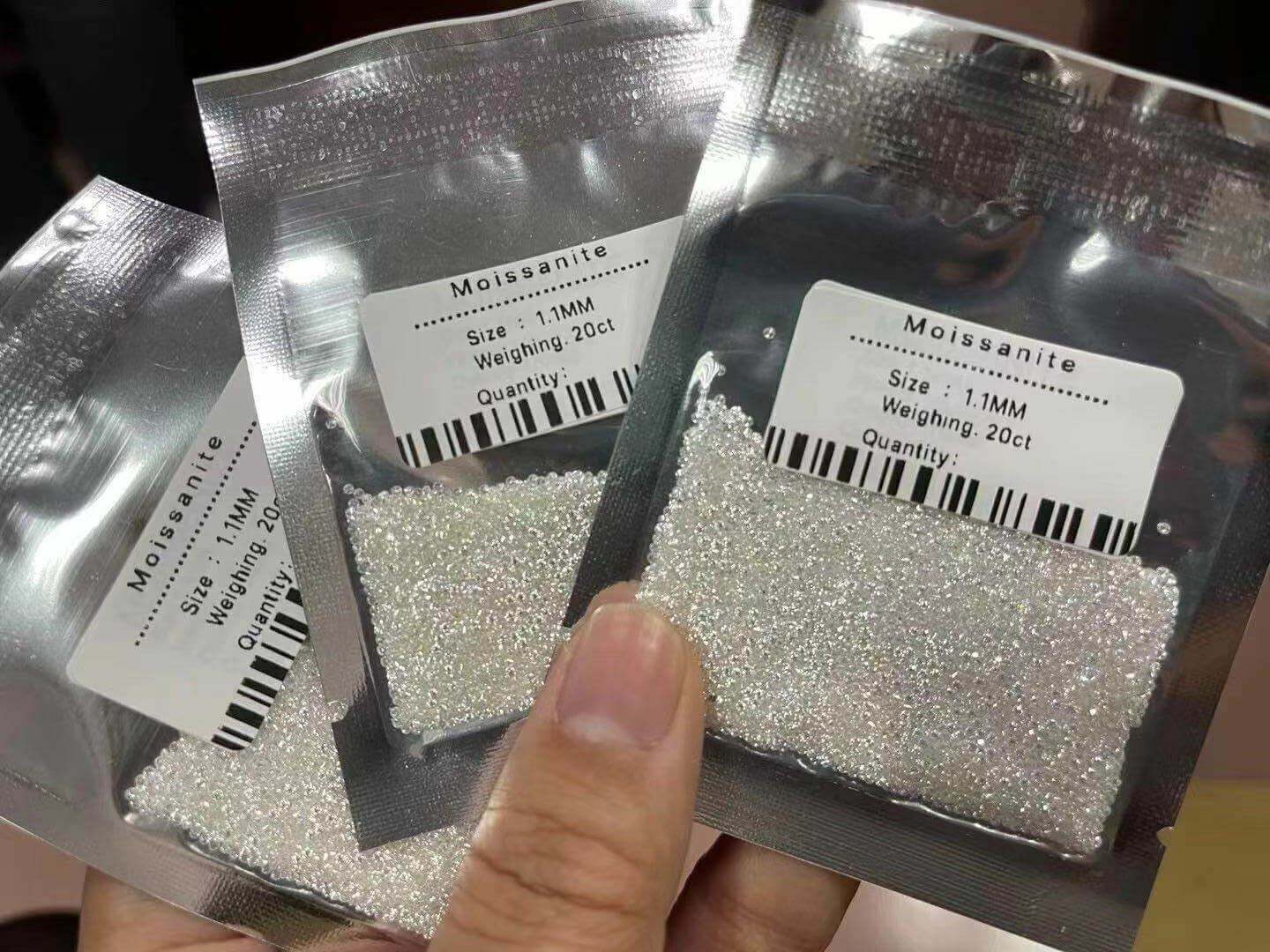 1 Carat Loose Moissanite White D Color RD 1.9mm Melee Accent - Syzjewelry