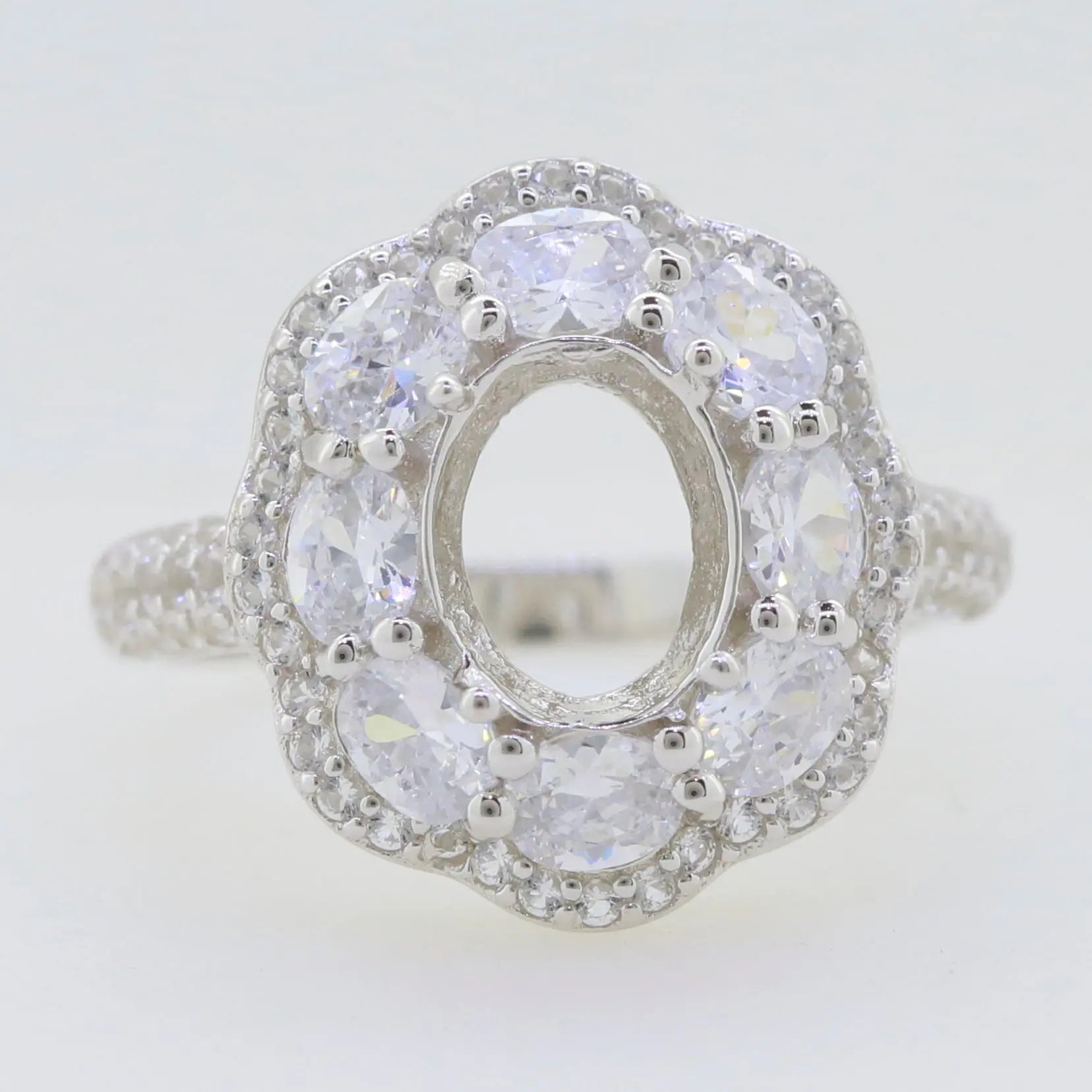 18K Gold Semi Mount Ring Setting Oval OV 9x7mm Halo Diamond Accent DHJ