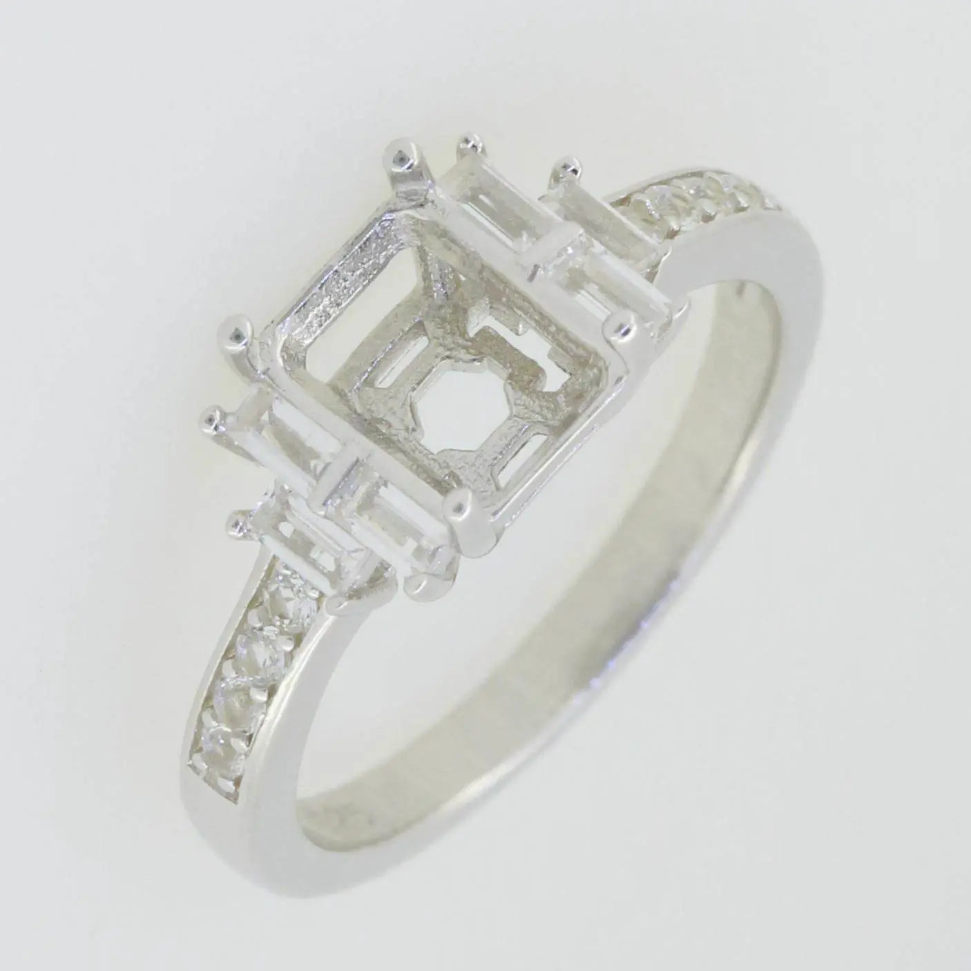 Platinum Semi Mount Ring Setting Emerald OCT 8X6mm Bag 3x1.5mm 3 Stone Diamond Accent DHJ